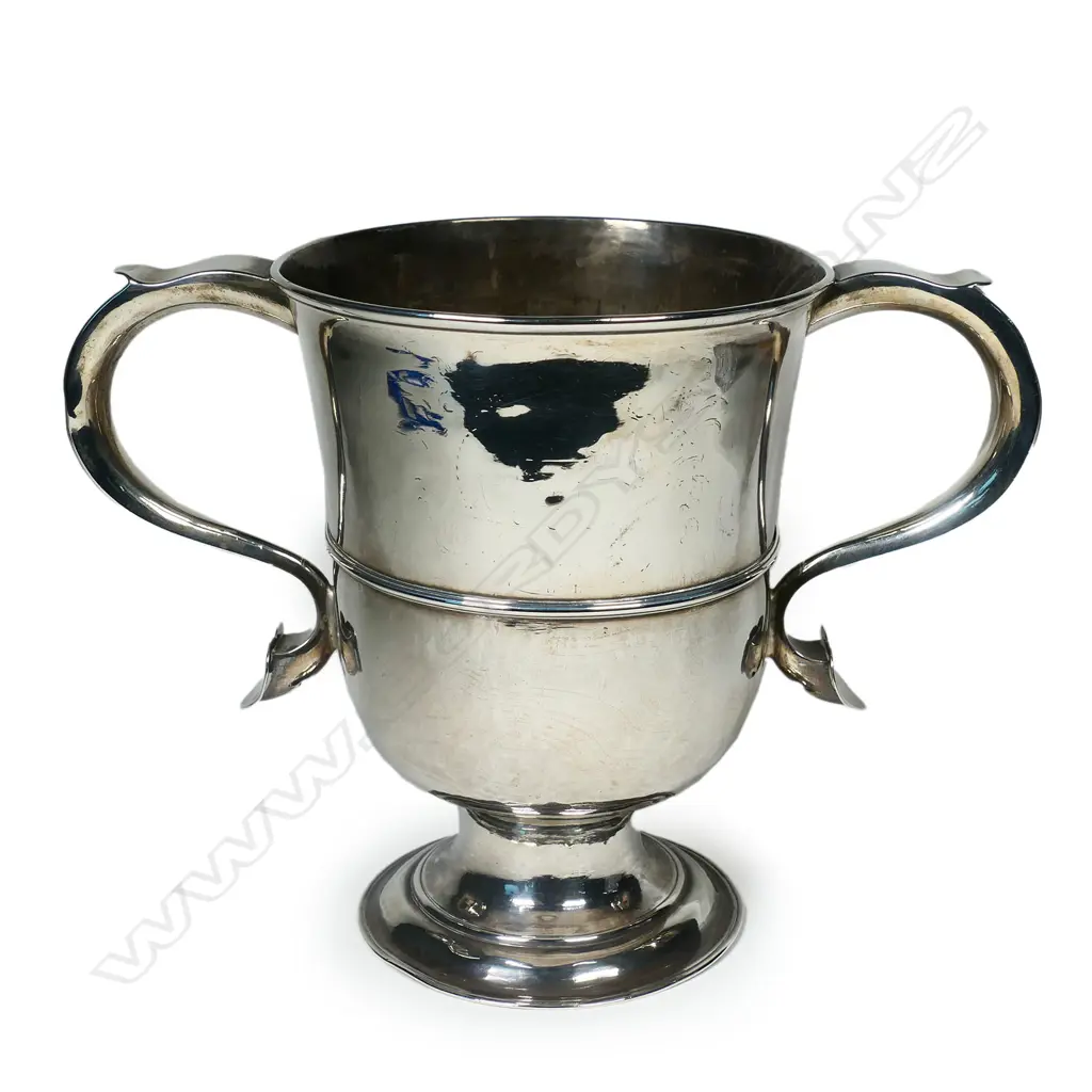 A George II silver loving cup, Image 1++