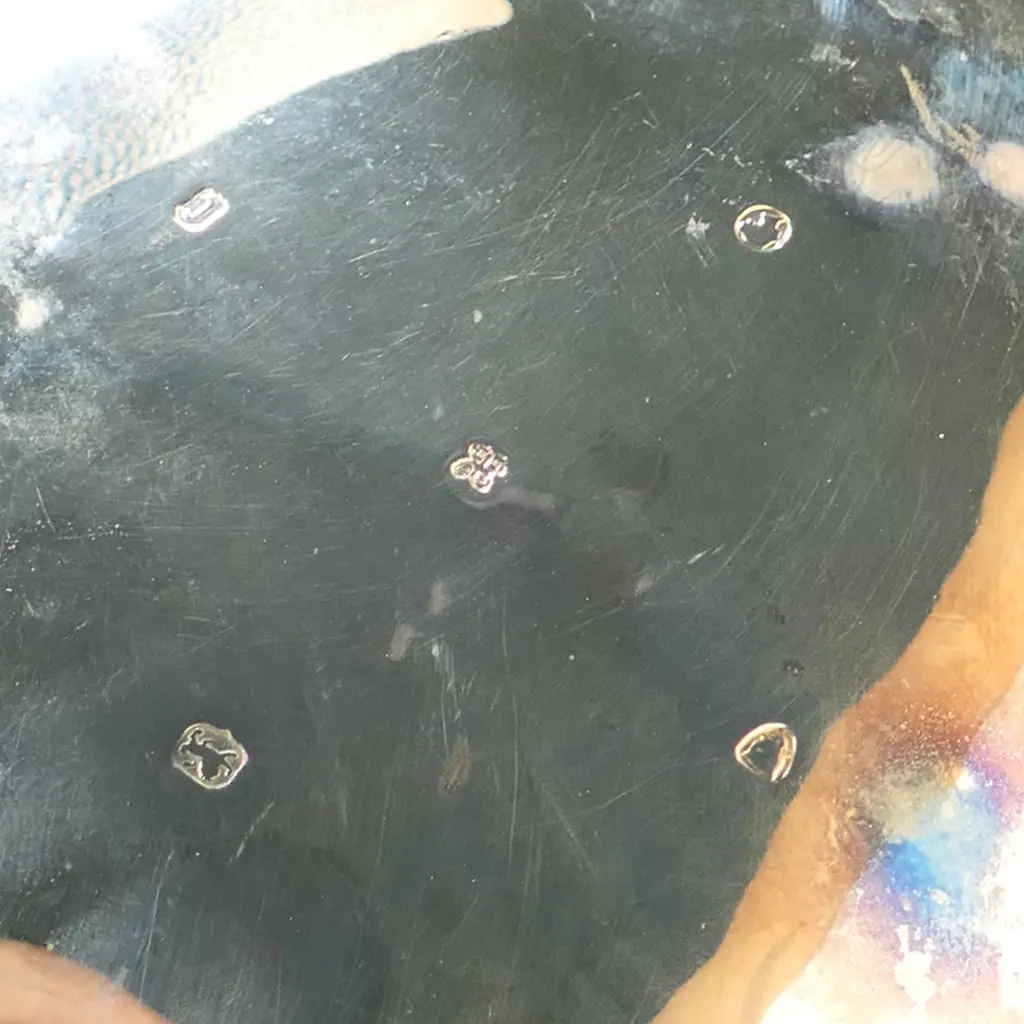 A Victorian silver teapot, Image 1++