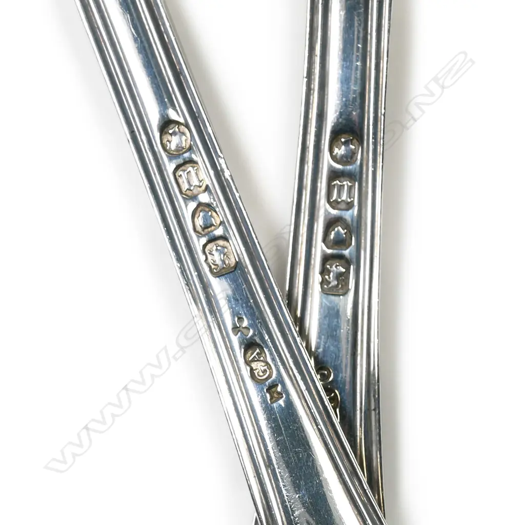 PAIR OF KING'S PATTERN FISH SERVERS LONDON 1868 BY GEO. ANGELL Image 1++