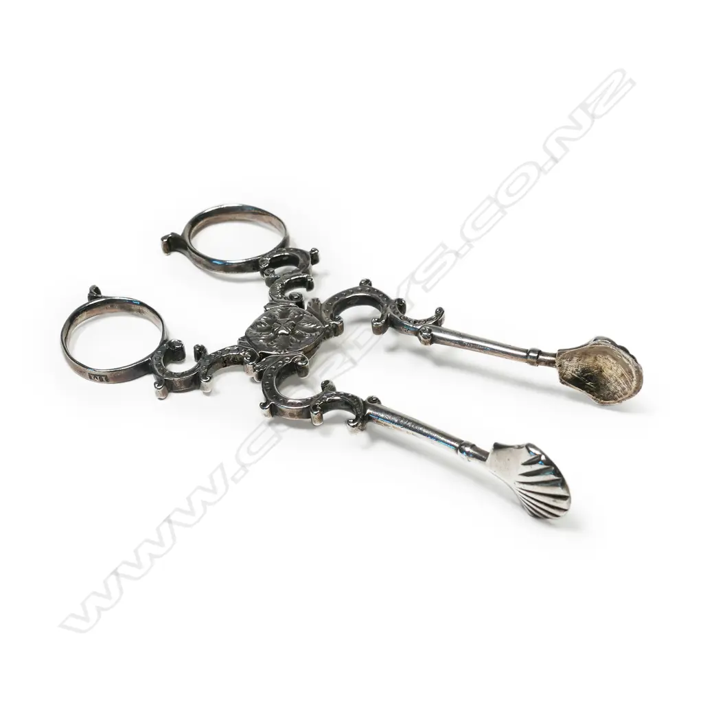 A pair of Irish silver sugar nips, Image 1++