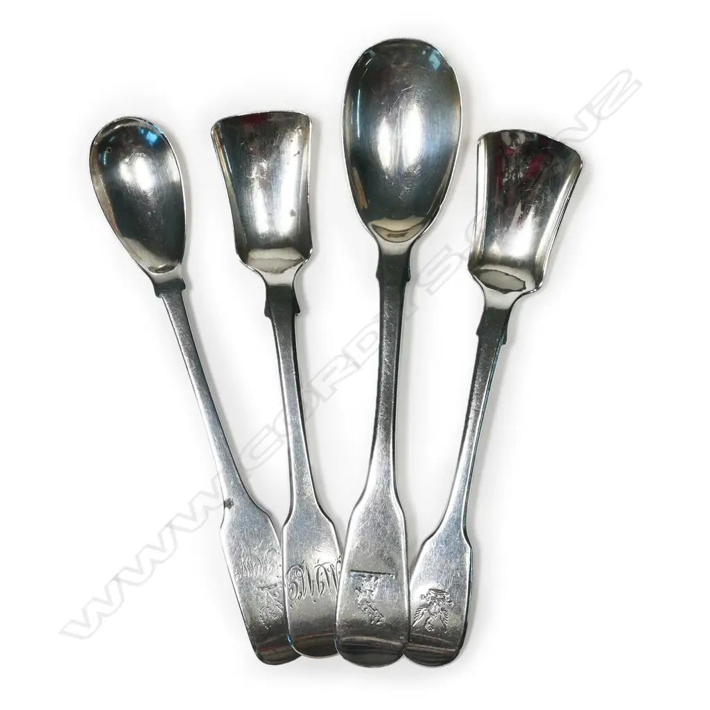 Four Irish silver condiment spoons, Image 1++