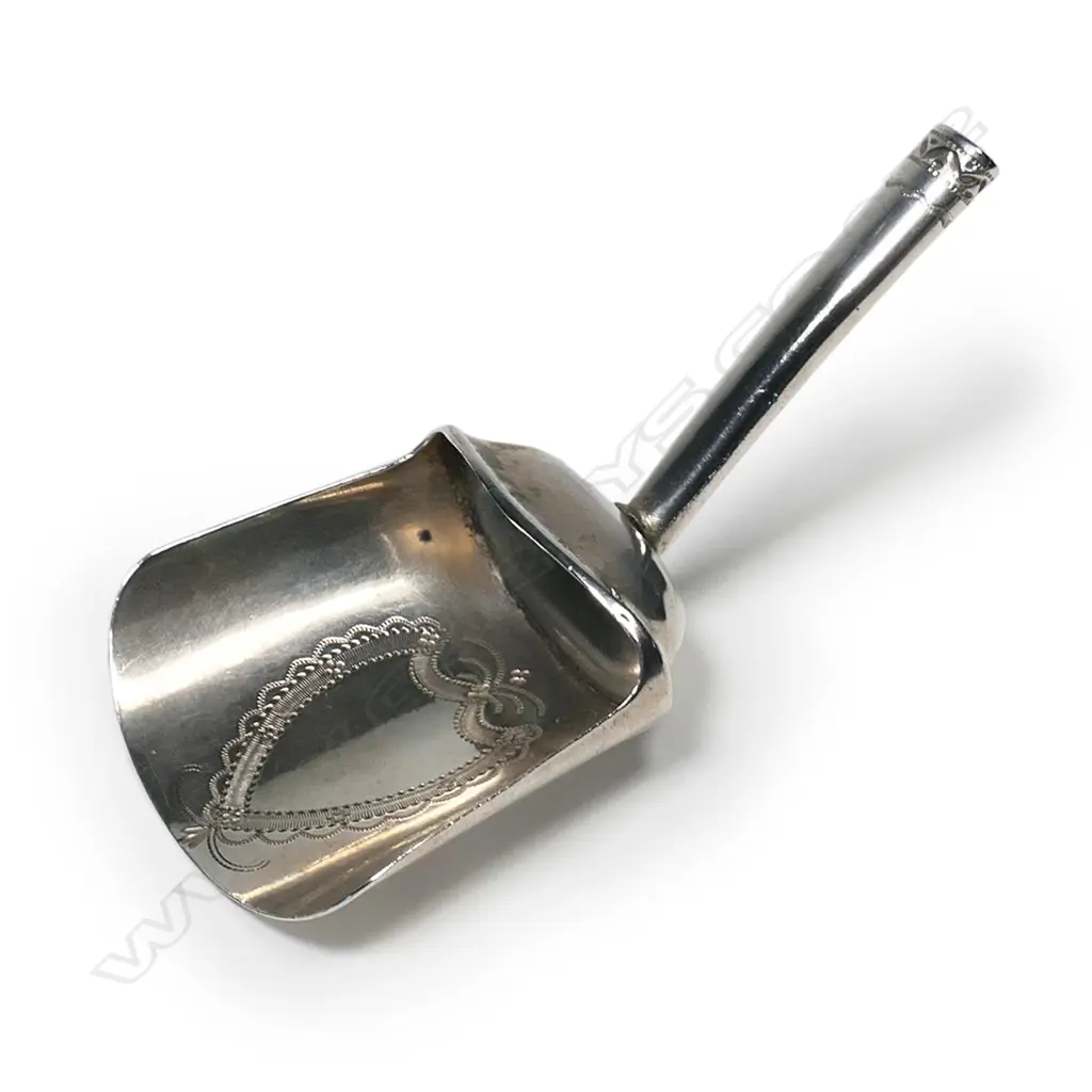 A George III silver caddy spoon, Image 1++