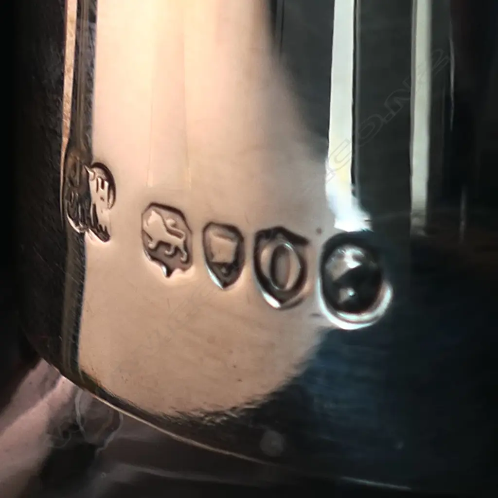 A Victorian silver and glass claret jug, Image 1++