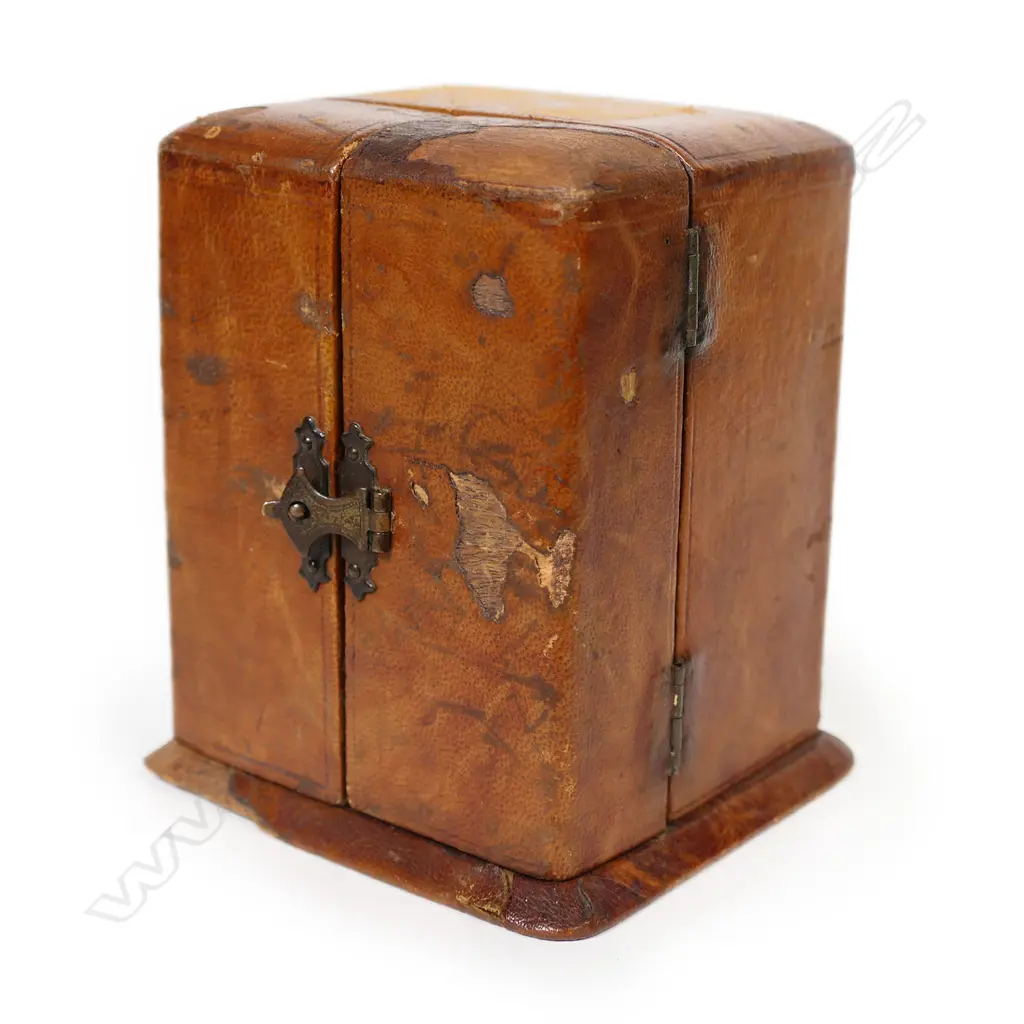 A 19thC French brass miniature striking carriage clock, Image 1++