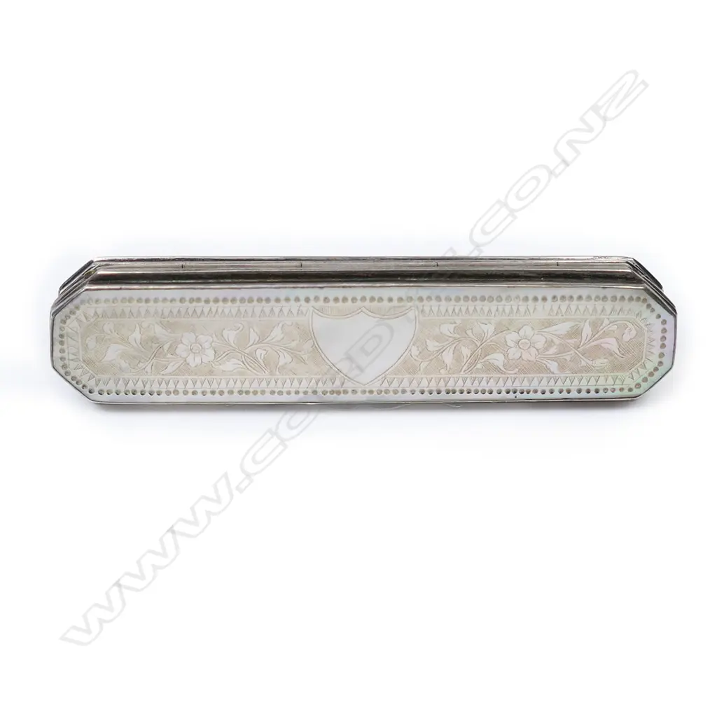 A c1800 silver and mother-of-pearl toothpick case, Image 1++