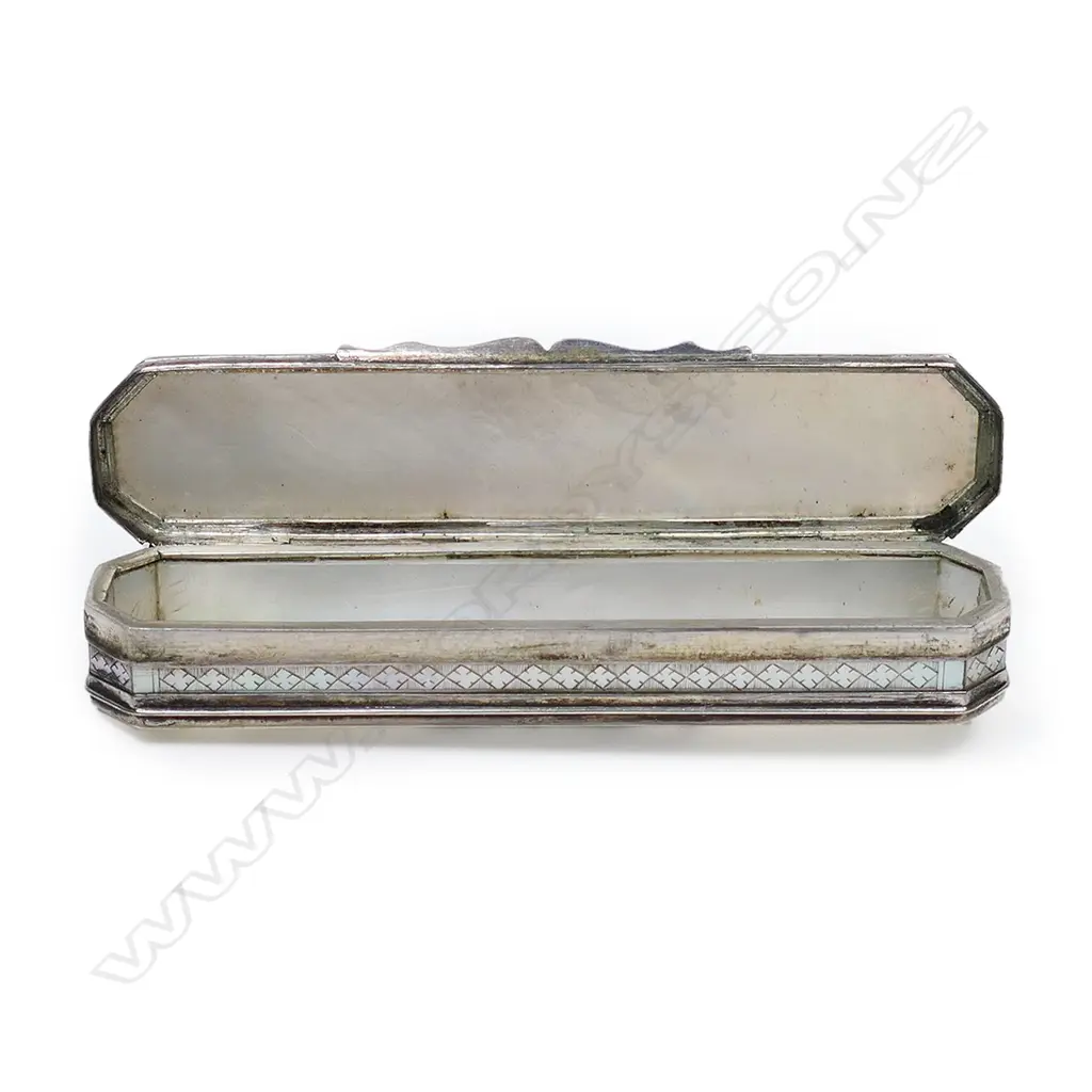 A c1800 silver and mother-of-pearl toothpick case, Image 1++