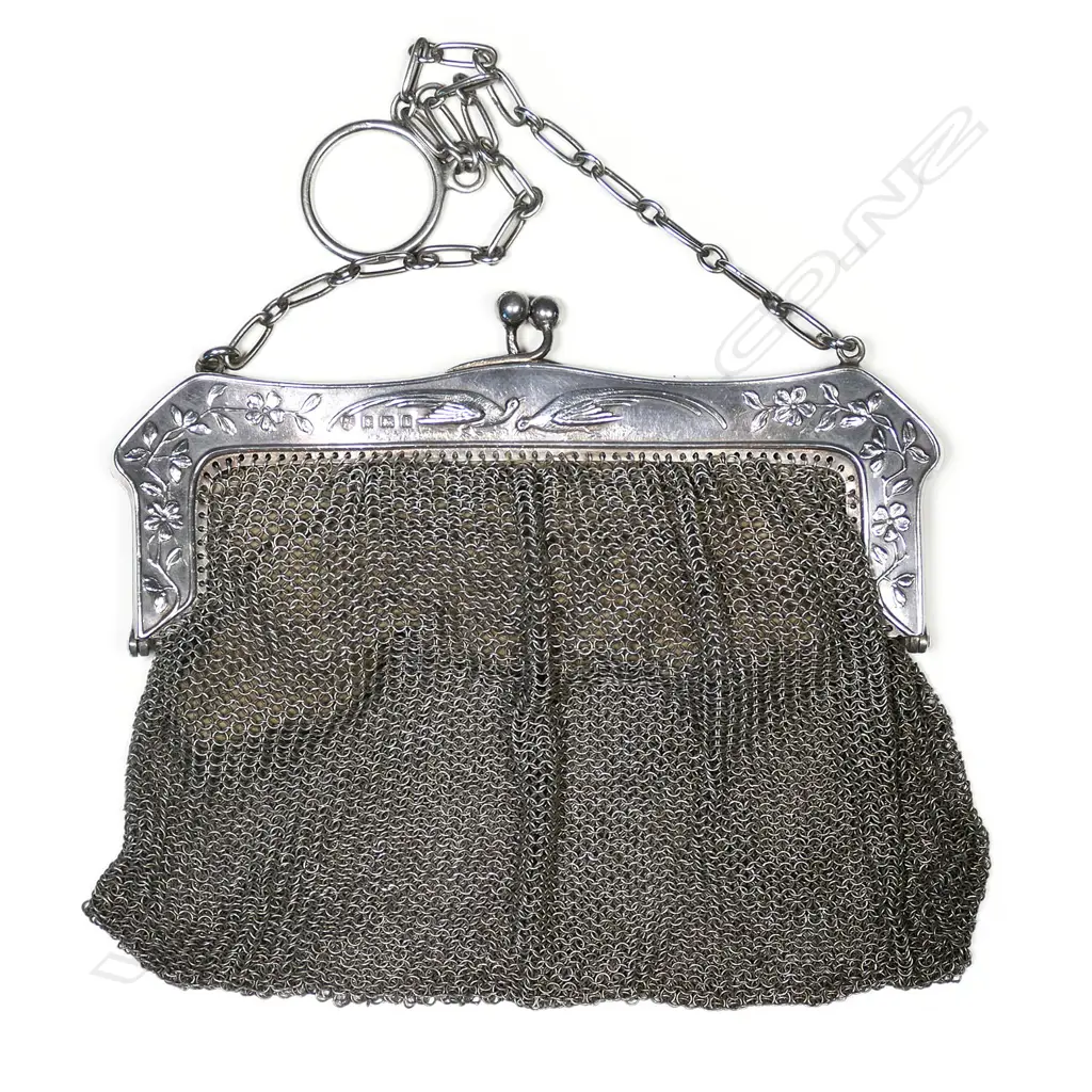 An Edwardian silver chain mail purse, Image 1++