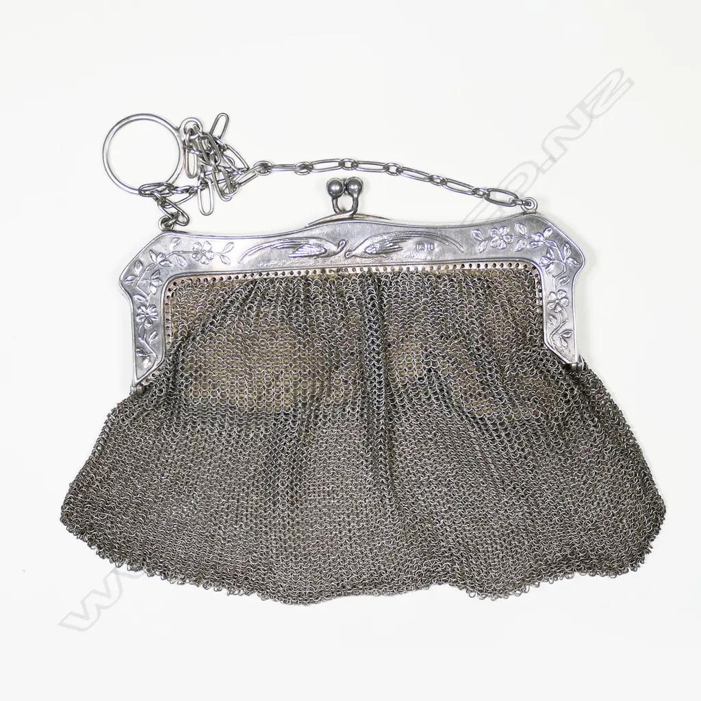 An Edwardian silver chain mail purse, Image 1++