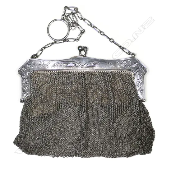 An Edwardian silver chain mail purse,