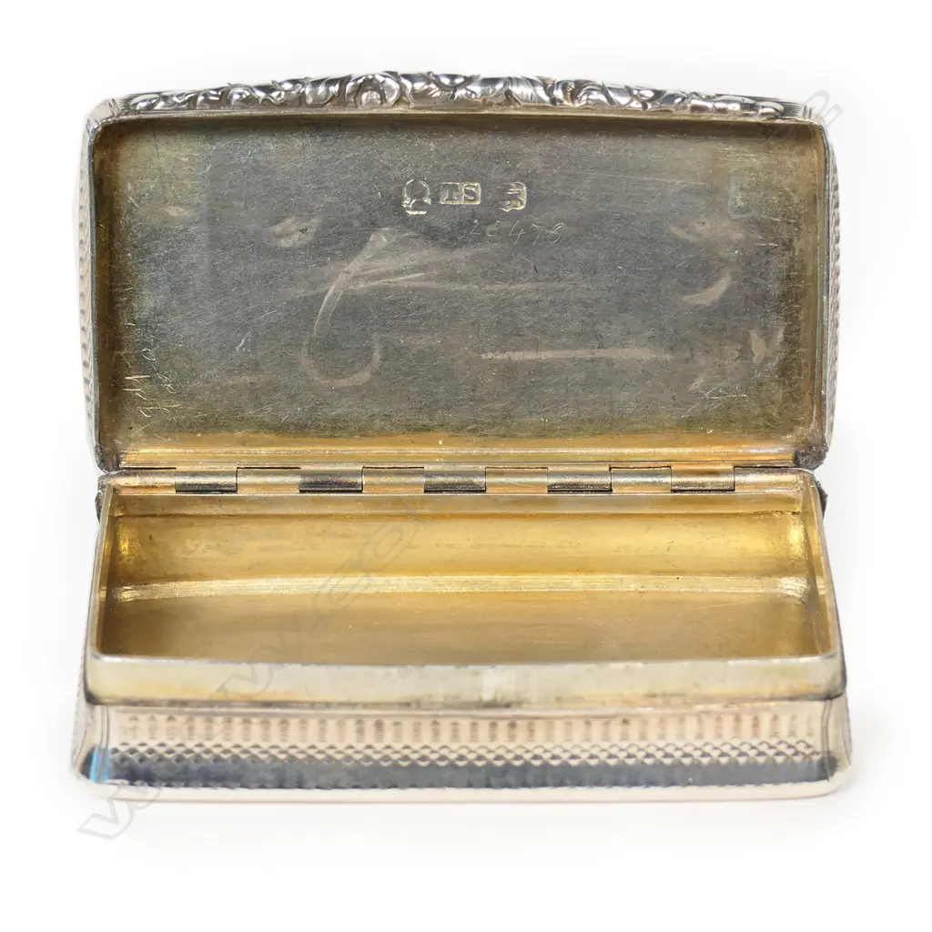 A William IV silver snuff box, Image 1++