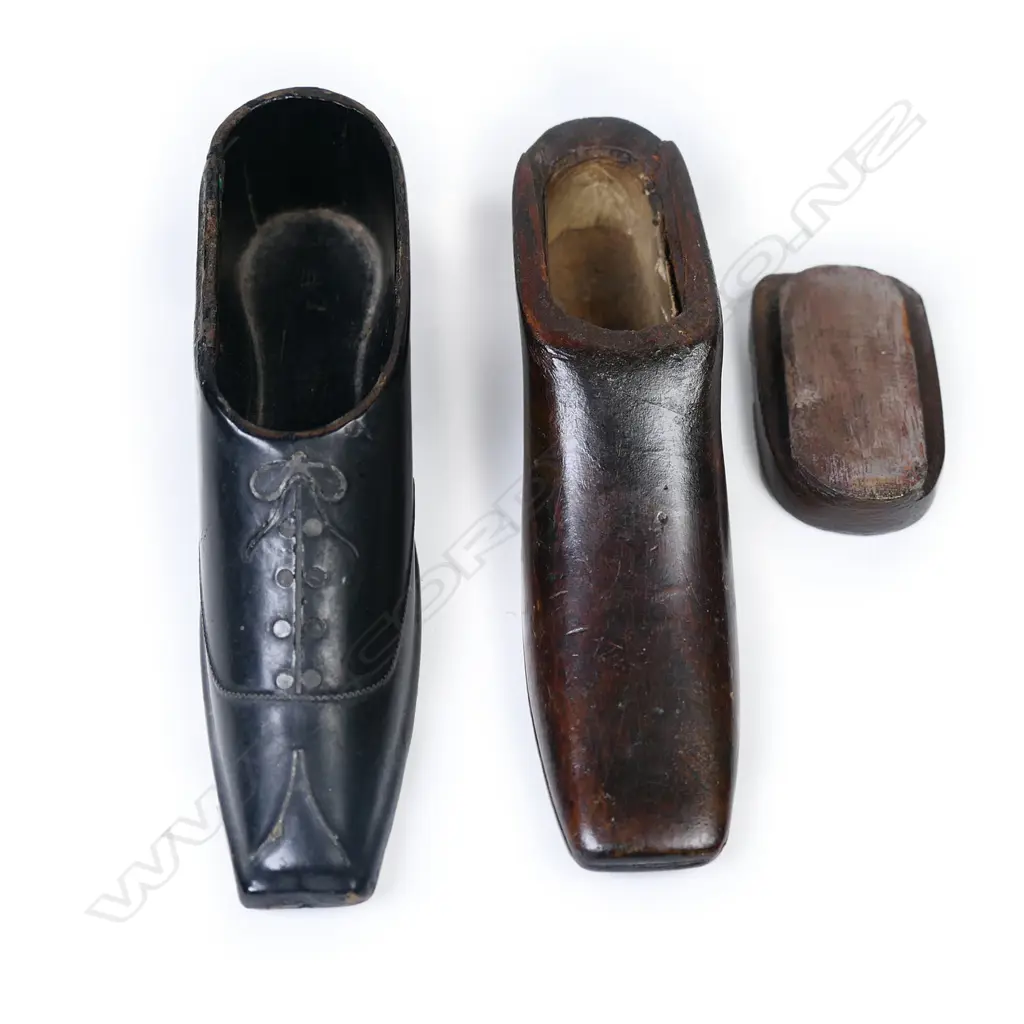 Two 19thC shoe snuff boxes, Image 1++