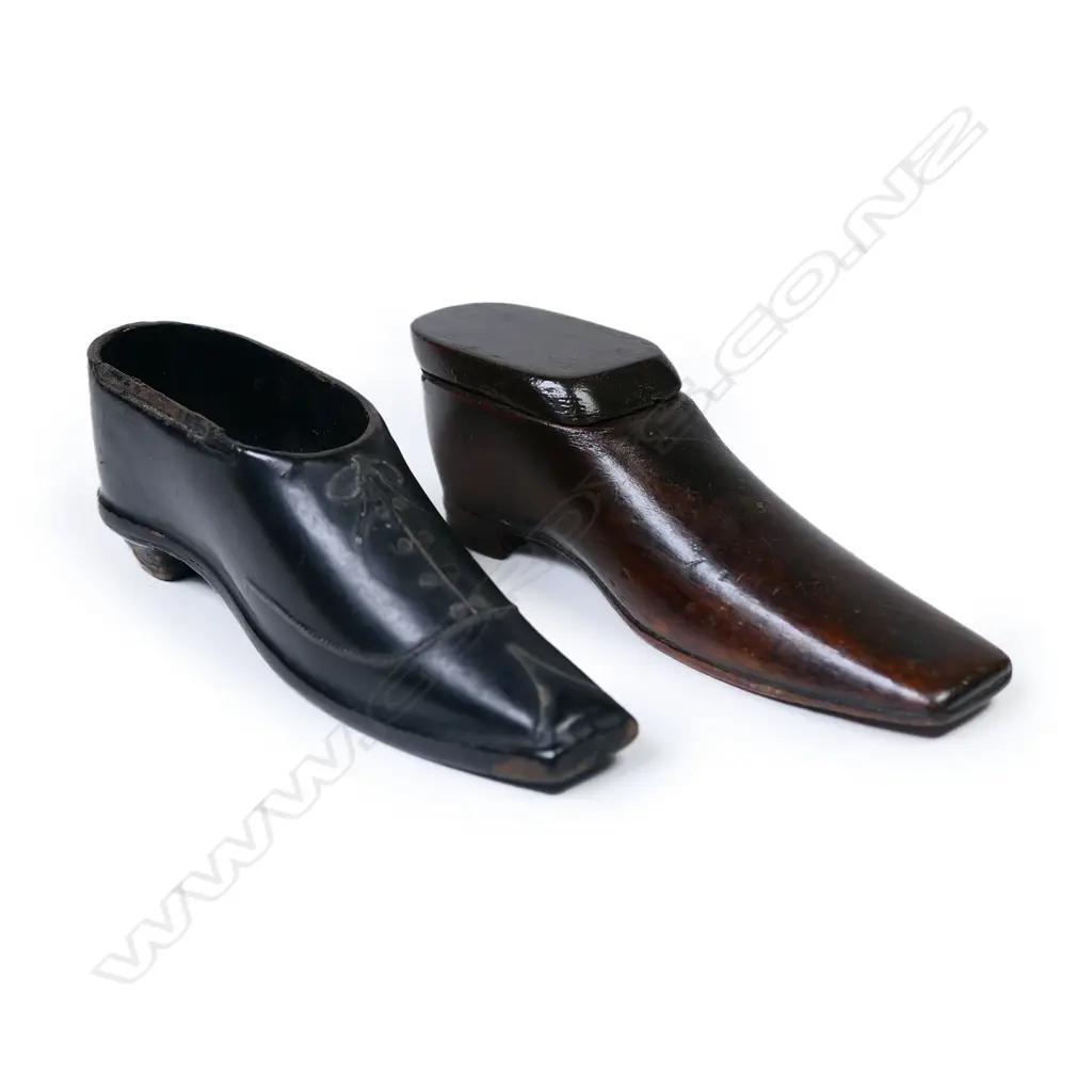 Two 19thC shoe snuff boxes, Image 1++