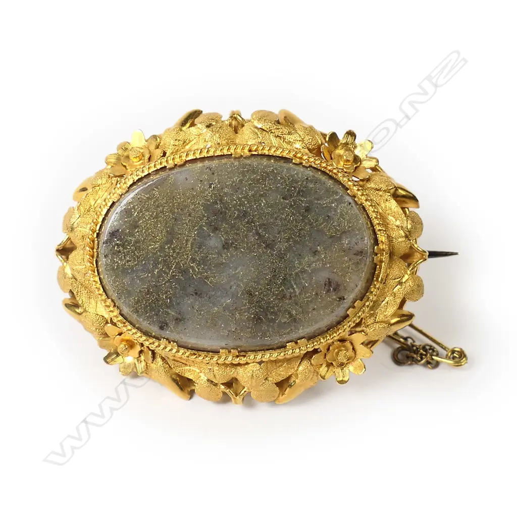 A quality 22ct gold and gold bearing quartz brooch, Image 1++