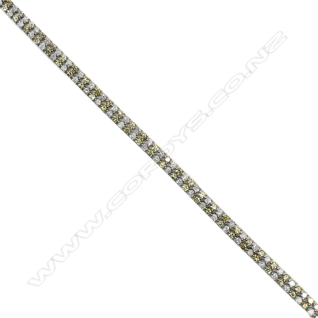 A 14ct white gold and diamond tennis bracelet, Image 1++