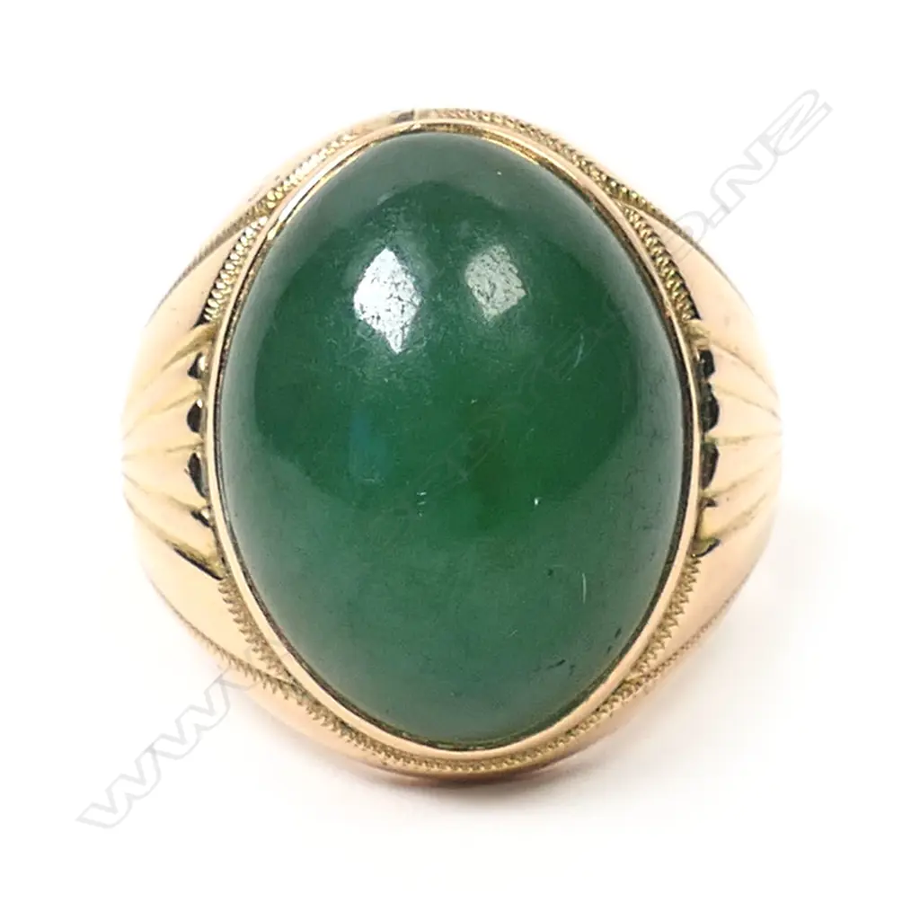 A quality jadeite and 14k yellow gold ring, Image 1++