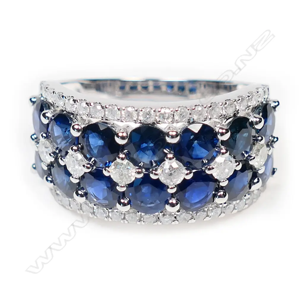 A 14ct white gold sapphire and diamond ring, Image 1++