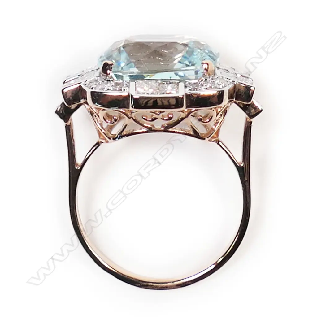 A 14ct gold, aquamarine and diamond Art Deco style ring, Image 1++