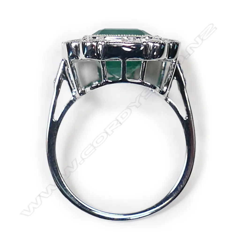 A 14ct white gold, emerald and diamond Art Deco style ring, Image 1++