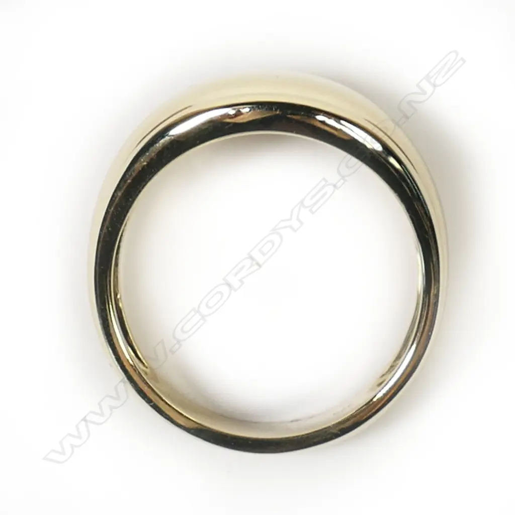 #A 9ct yellow gold (thumb) ring Image 1++