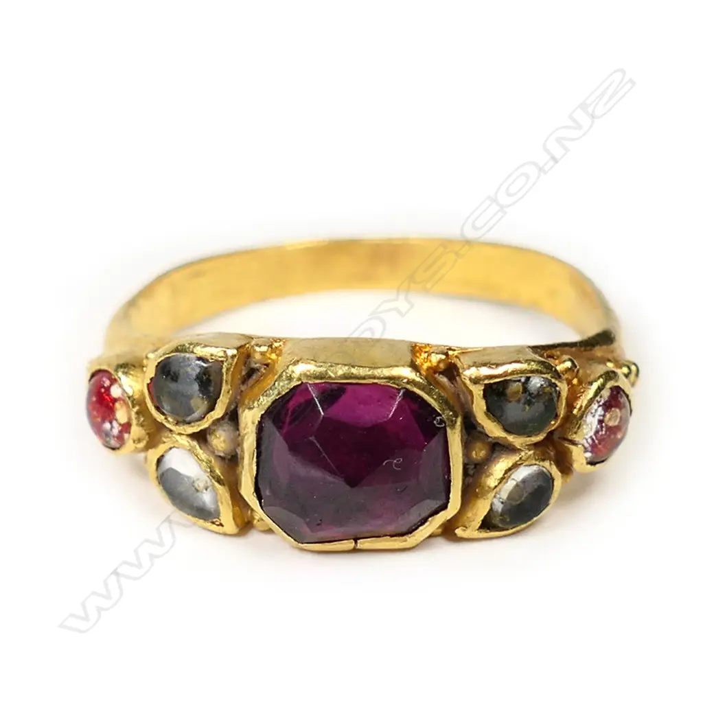 A Georgian 22ct gold ring, Image 1++