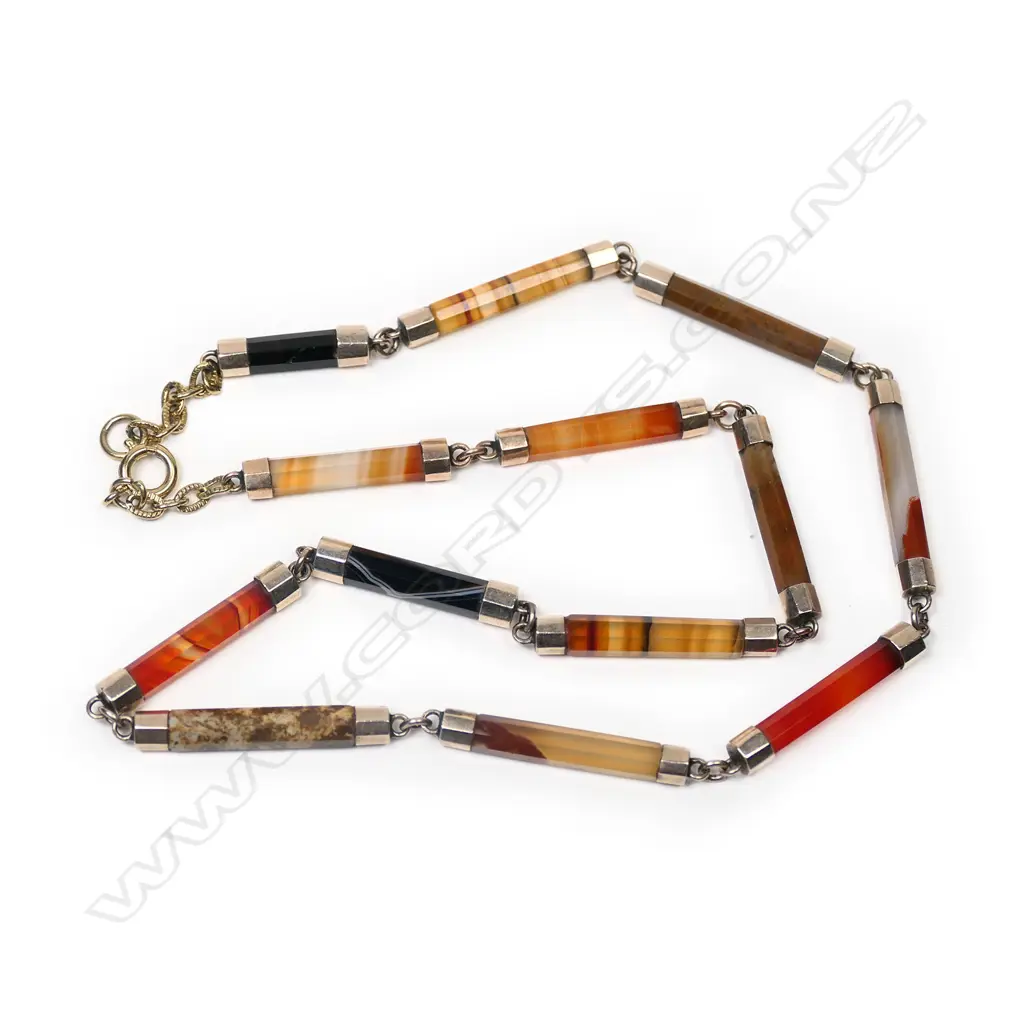 A Scottish agate necklace, Image 1++