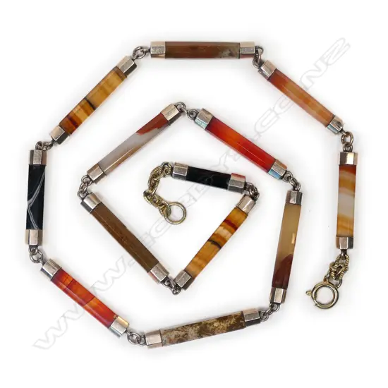 A Scottish agate necklace,