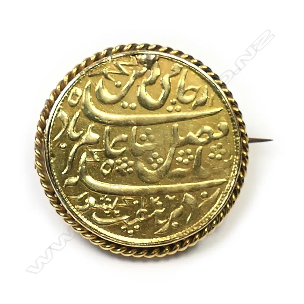 An 1807 one Mohur gold coin, Image 1++