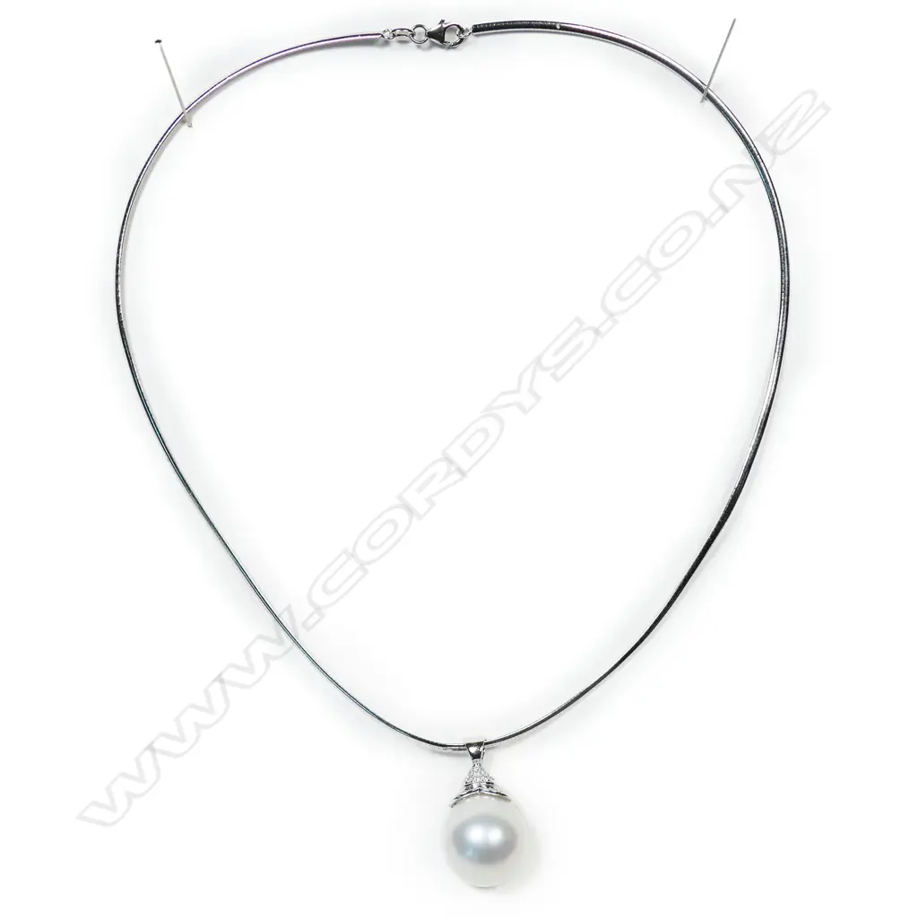 #A large south seas pearl pendant on 18ct white gold omega necklace Image 1++