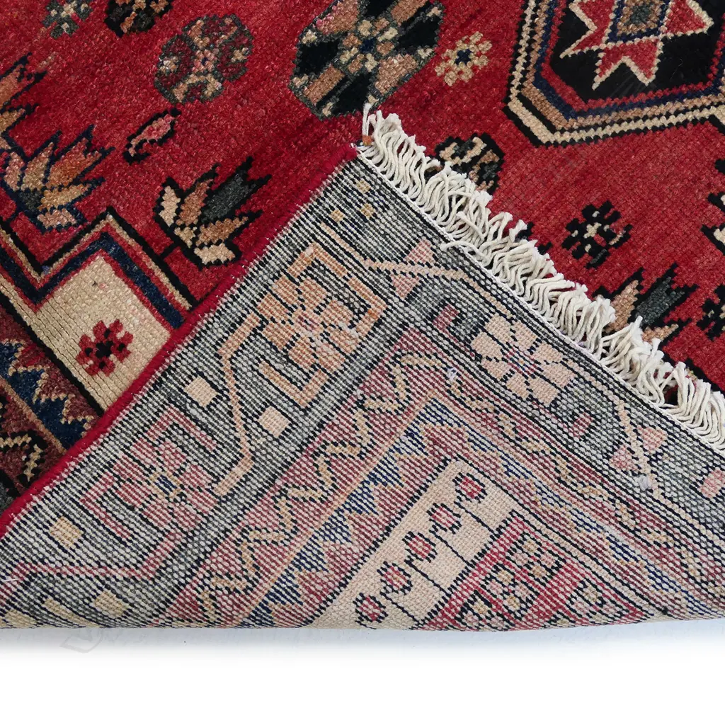 An Iranian Hamadan hand knotted rug, Image 1++