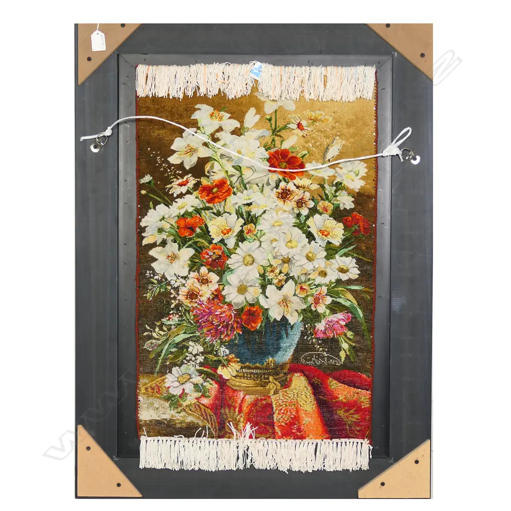 A very finely hand knotted silk picture rug, Image 1++