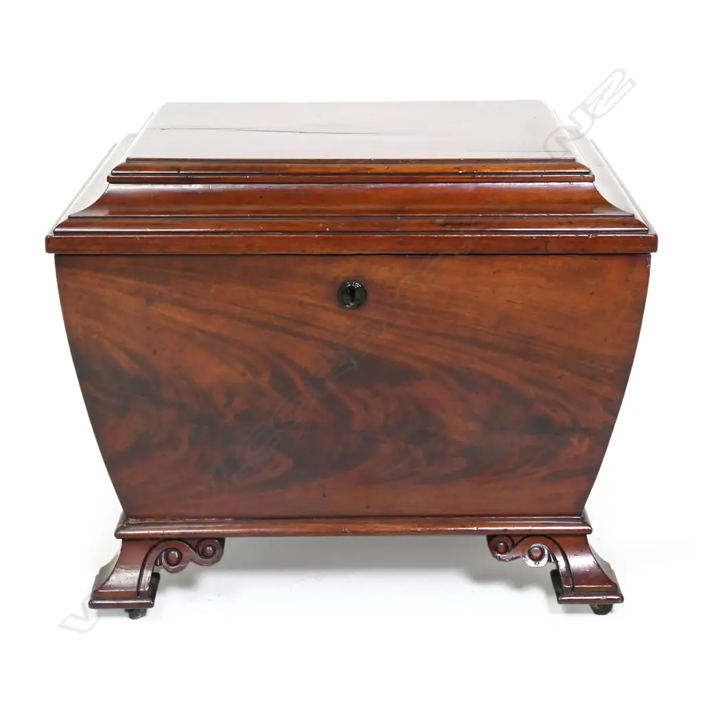 A Regency mahogany cellarette, Image 1++