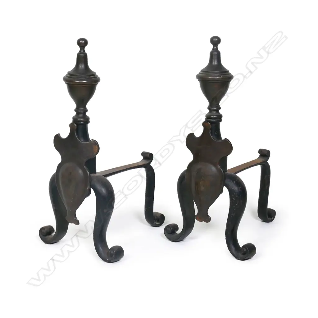 A copper and iron Art Nouveau fire screen, Image 1++