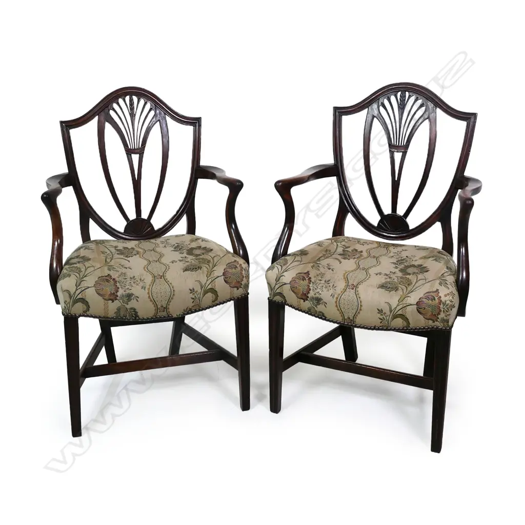 A pair of 19th Century mahogany Hepplewhite style carver chairs, Image 1++
