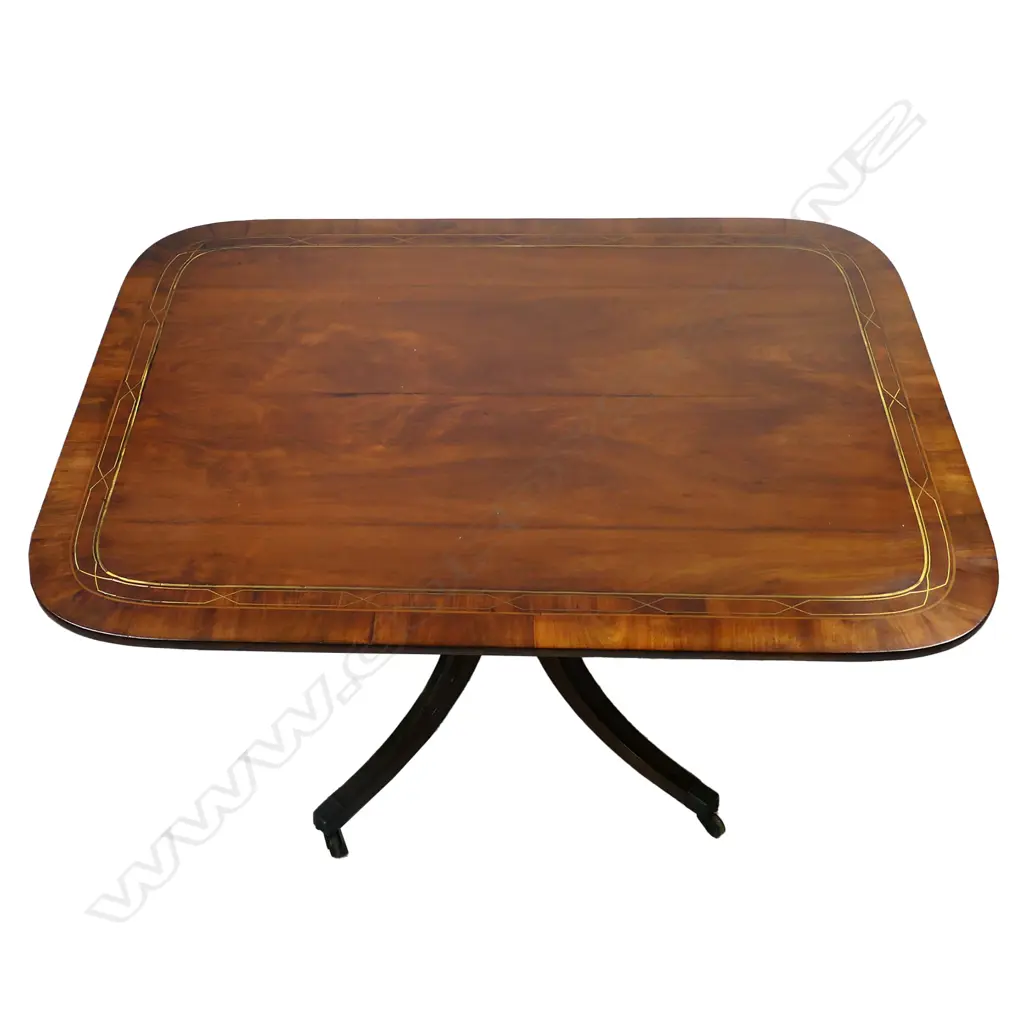 A quality Regency flame mahogany pedestal breakfast table, Image 1++