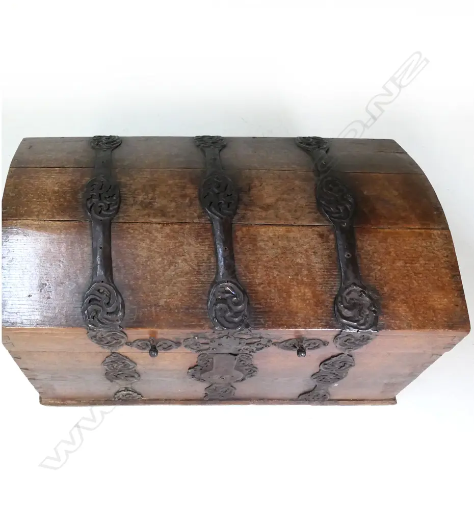 An impressive 19thC Spanish oak chest, Image 1++