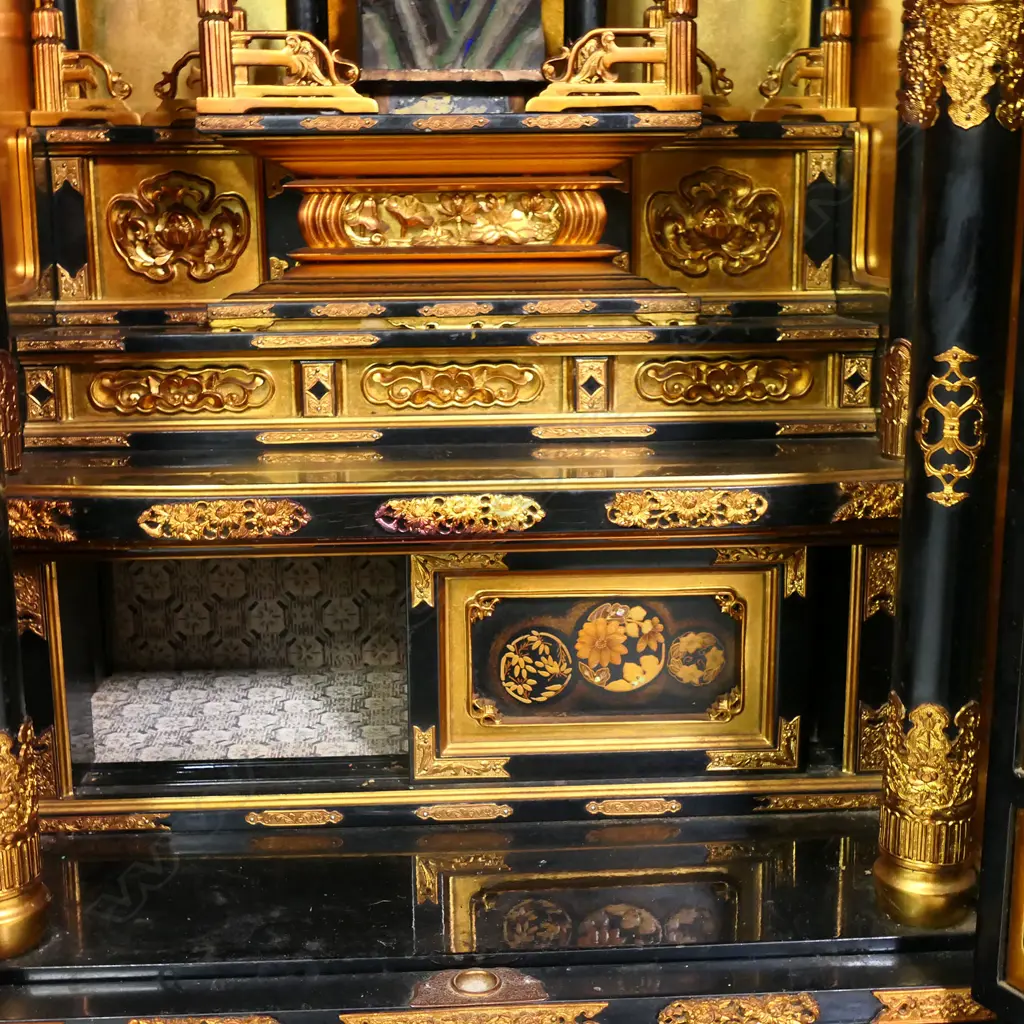 An 20thC Japanese black lacquer house shrine, Image 1++