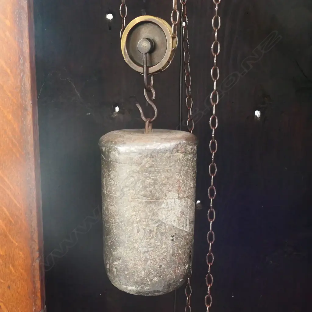 A mid 18thC thirty-hour, oak long case clock, Image 1++