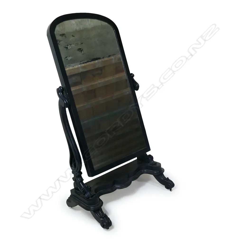 A Victorian cheval mirror, Image 1++
