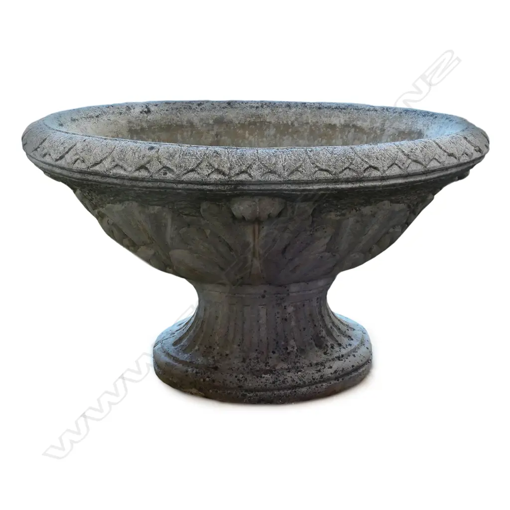 A large vintage classical antique style concrete garden planter / urn, Image 1++