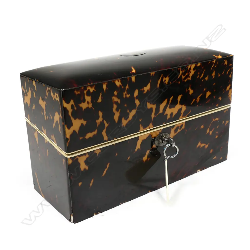 A Victorian tortoiseshell boxed three perfume bottle set, Image 1++