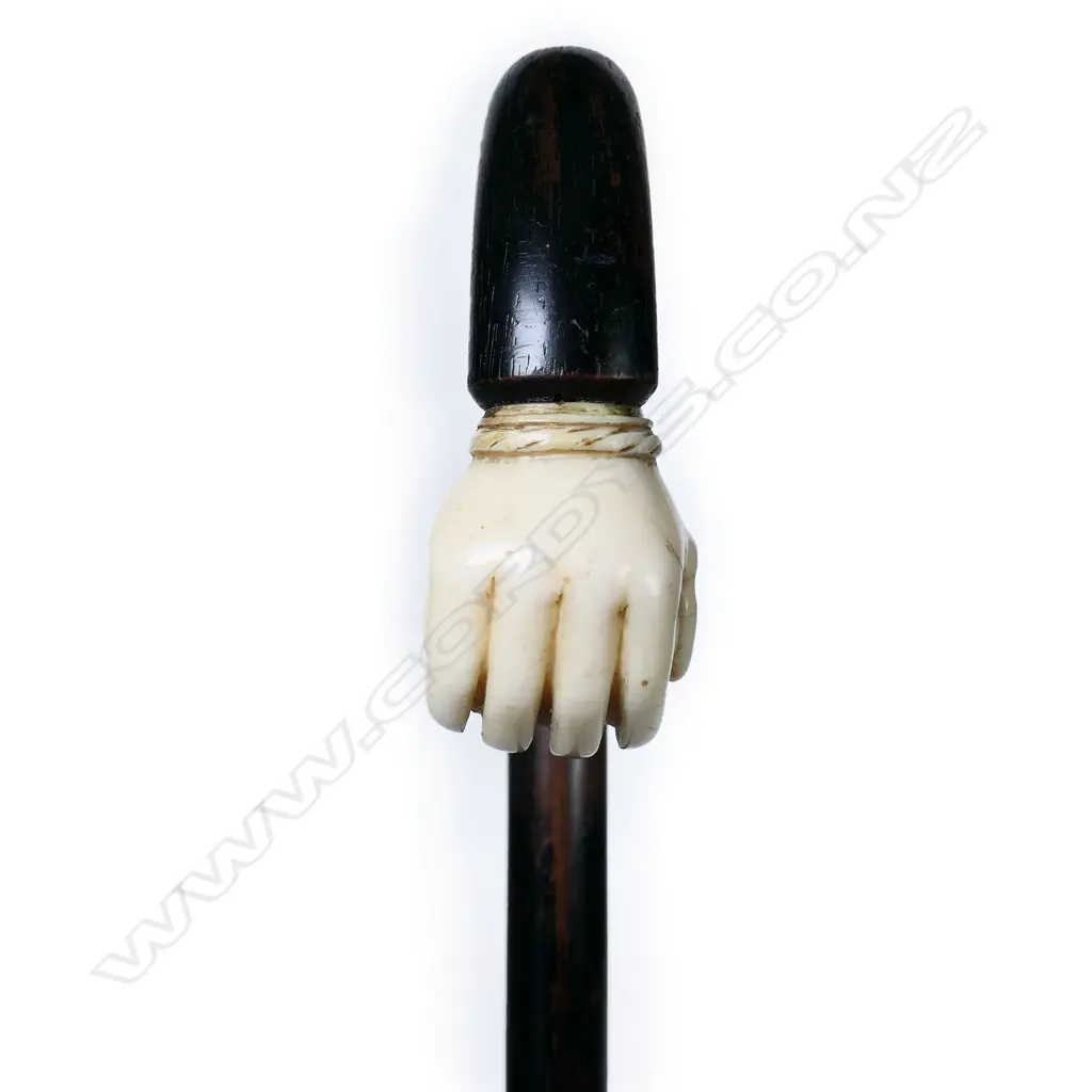 A 19thC carved ivory handled walking stick, Image 1++