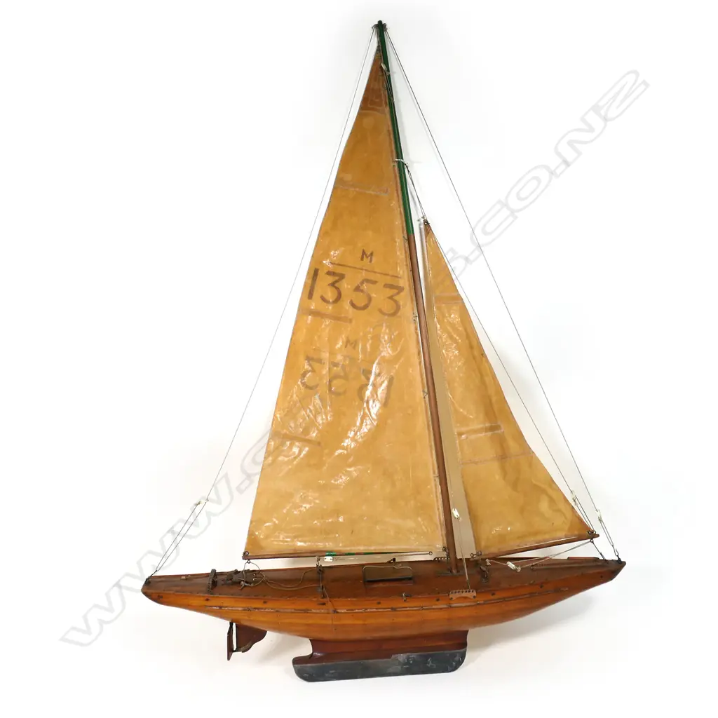A vintage scratch-built large pond yacht, Image 1++