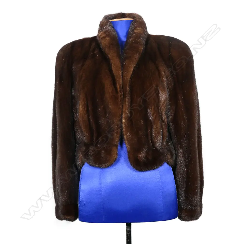 A Saga mink jacket, Image 1++