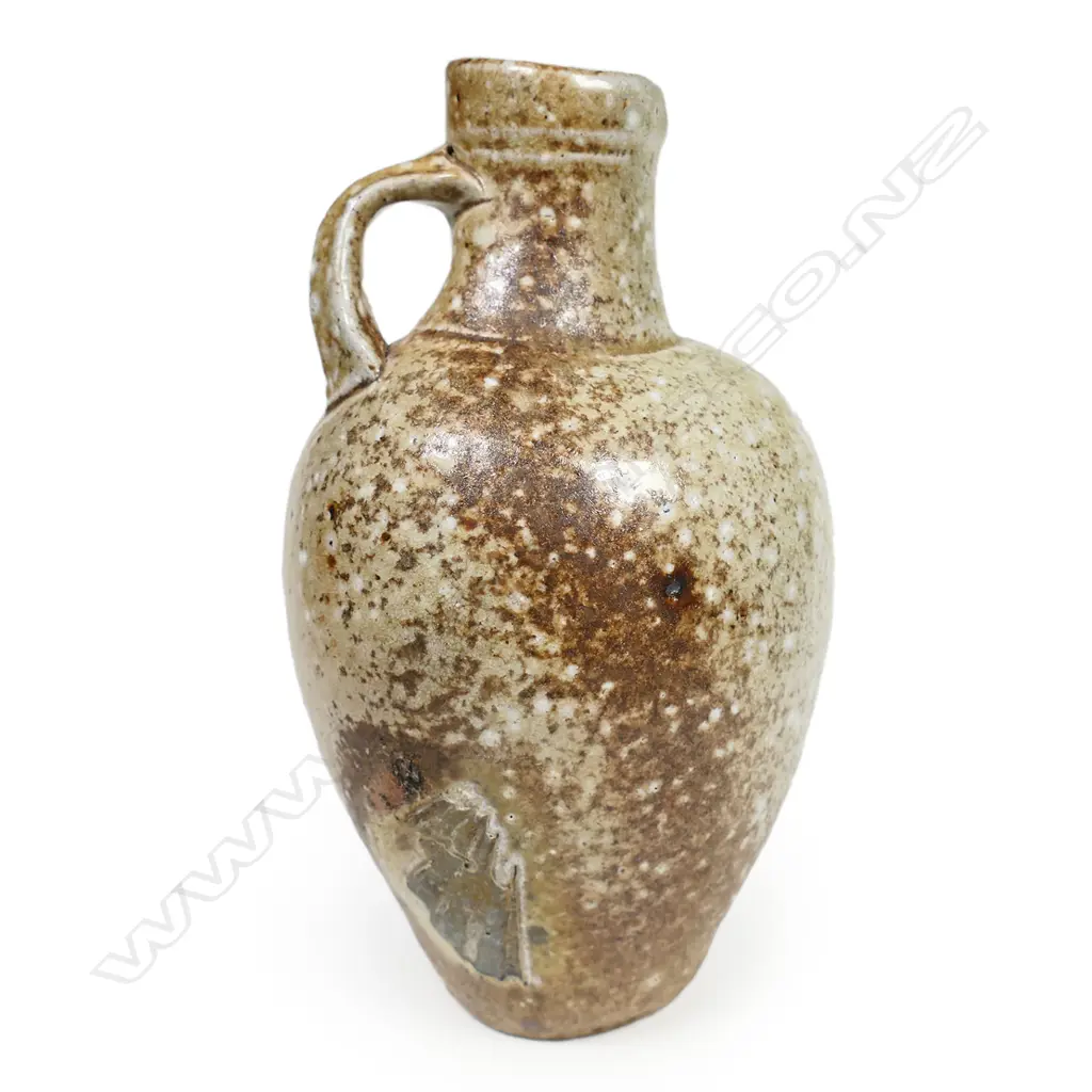 A good Chester Nealie salt glazed vase, Image 1++