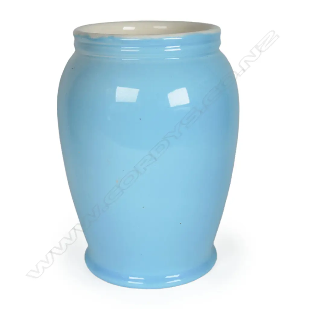 A rare Crown Lynn sky blue hand potted vase, Image 1++