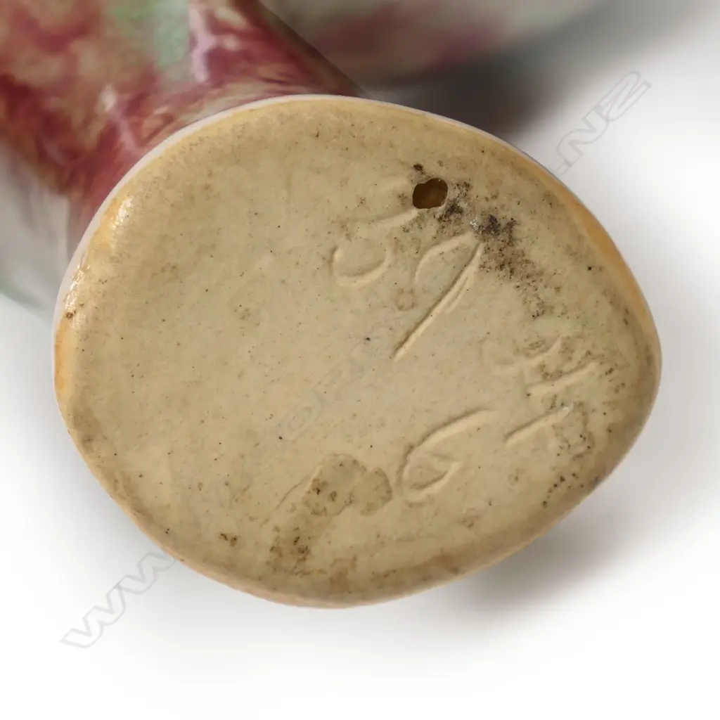 An AMBRICO (Crown Lynn) mottled glazed pottery elephant, Image 1++
