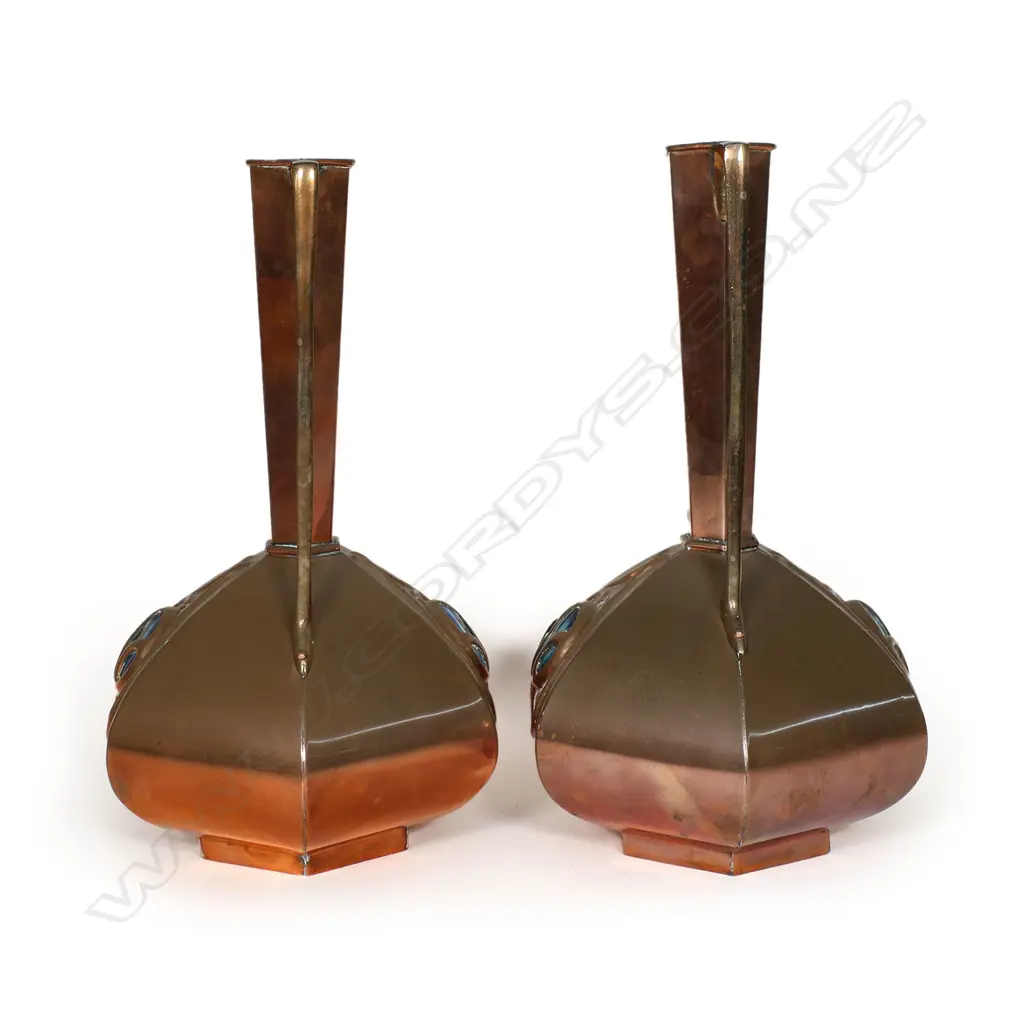 A pair of Arts & Crafts copper vases, Image 1++