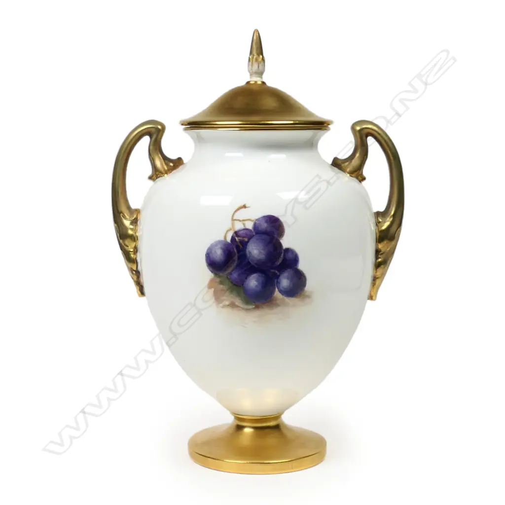 A Royal Worcester lidded urn, Image 1++