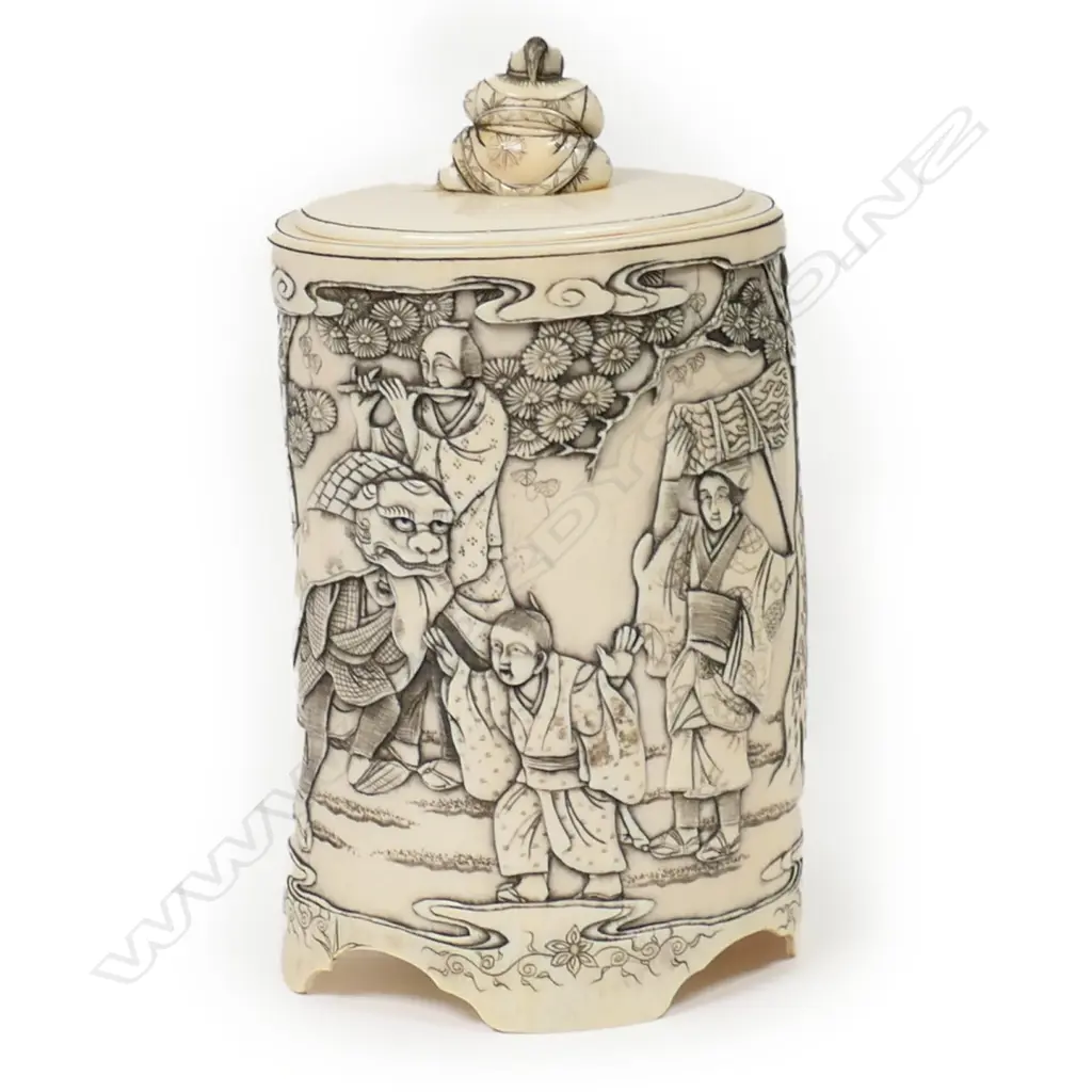 A c.1900  Japanese carved ivory lidded tusk section jar, Image 1++