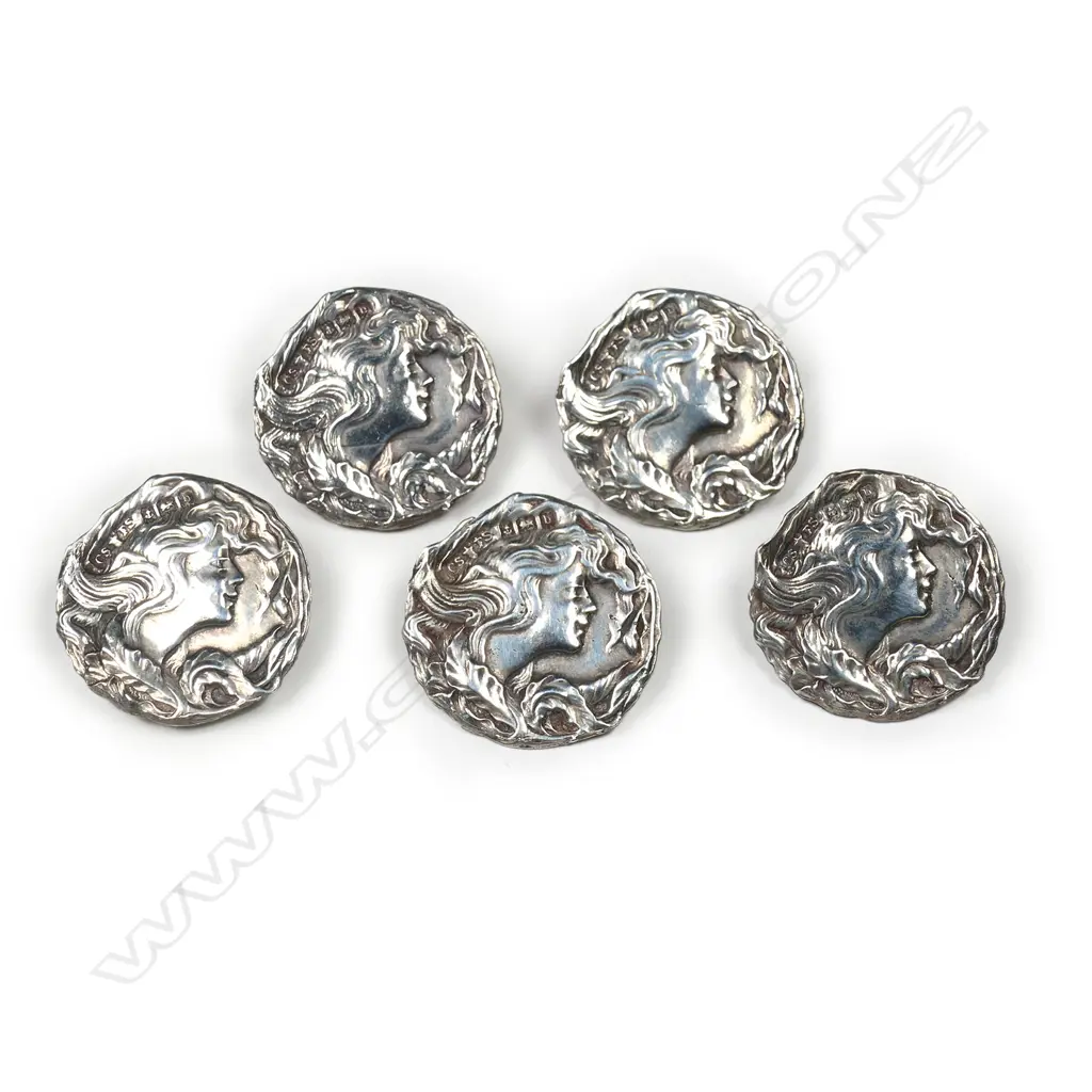 A set of five Art Nouveau silver buttons, Image 1++